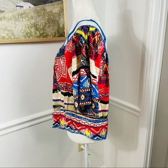 FLYING TOMATO Bright Aztec Short Flowy Sleeve Top - SMALL - Picture 5 of 7